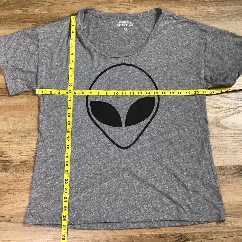 Alien Shirt Size M Local Celebrity Graphic Gray Black Tee Gorilla Buffet Tee Top - Picture 9 of 9